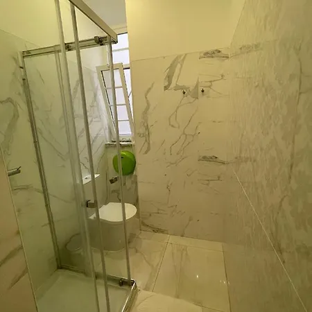 Double With Shared Bathroom *