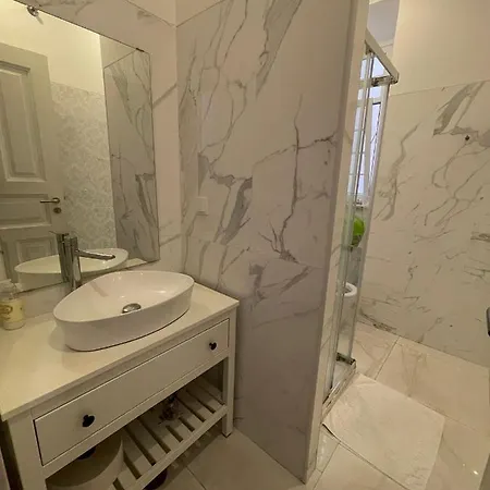 Kwatera prywatna Double With Shared Bathroom *