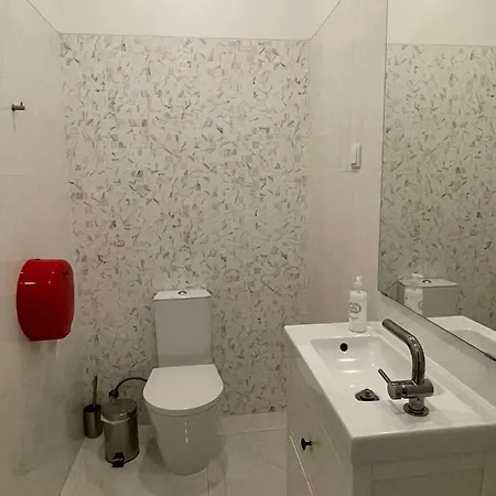 Double With Shared Bathroom Lisbon